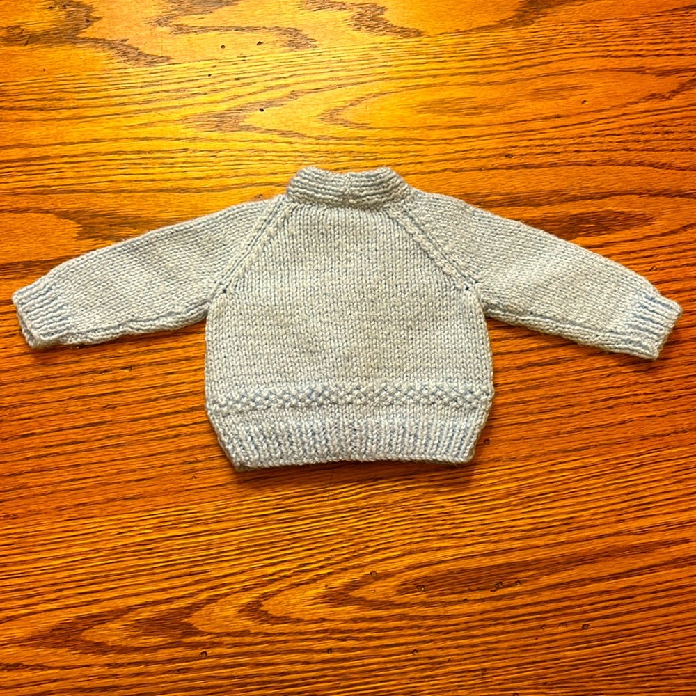New Handmade Knitted Newborn Blue Cardigan Sweater & Blanket Set - Picture 6 of 10